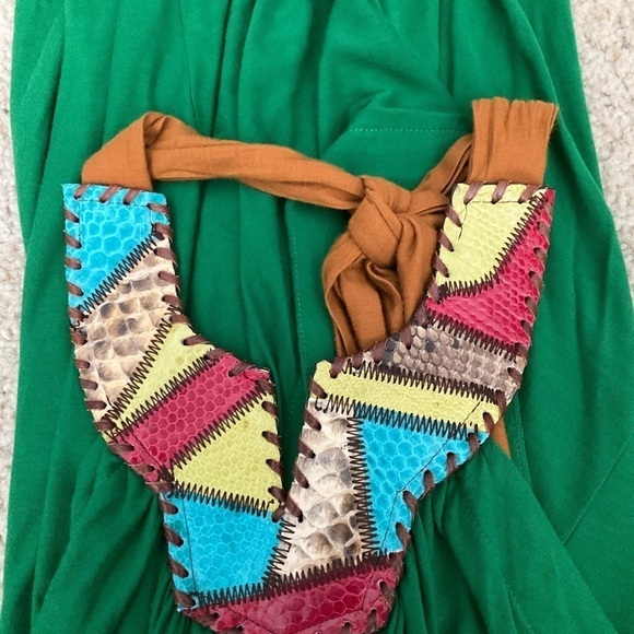 T-bags Los Angeles Green Top with Hand-sewn Leather Collar Size M - Picture 6 of 7